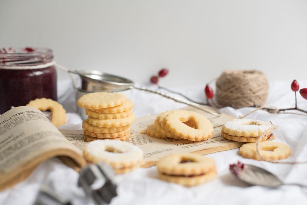 Zigante Linzer cookies with truffle jam